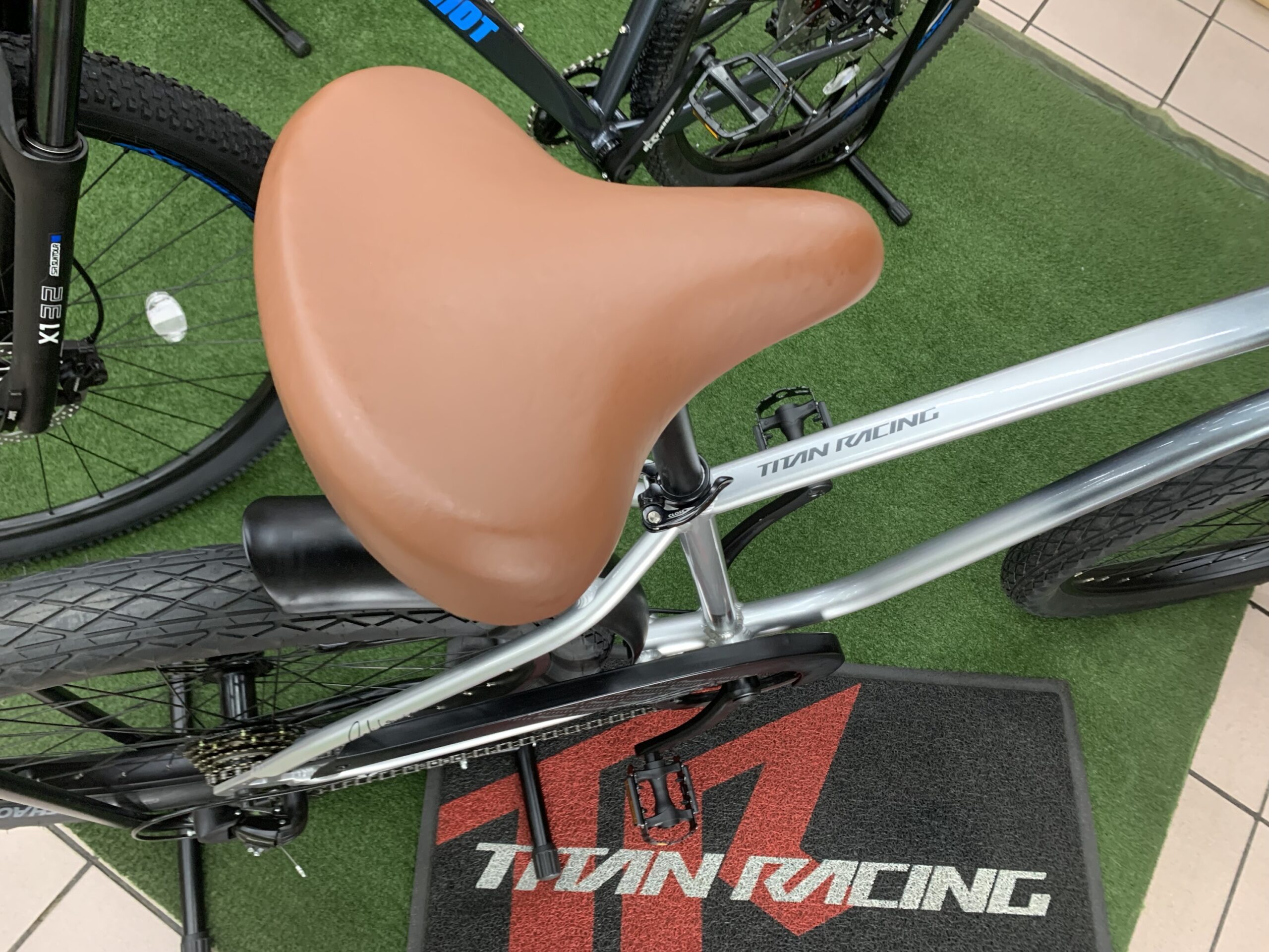 TITAN RACING CALIFORNIA CRUISER (MEDIUM) - Image 3